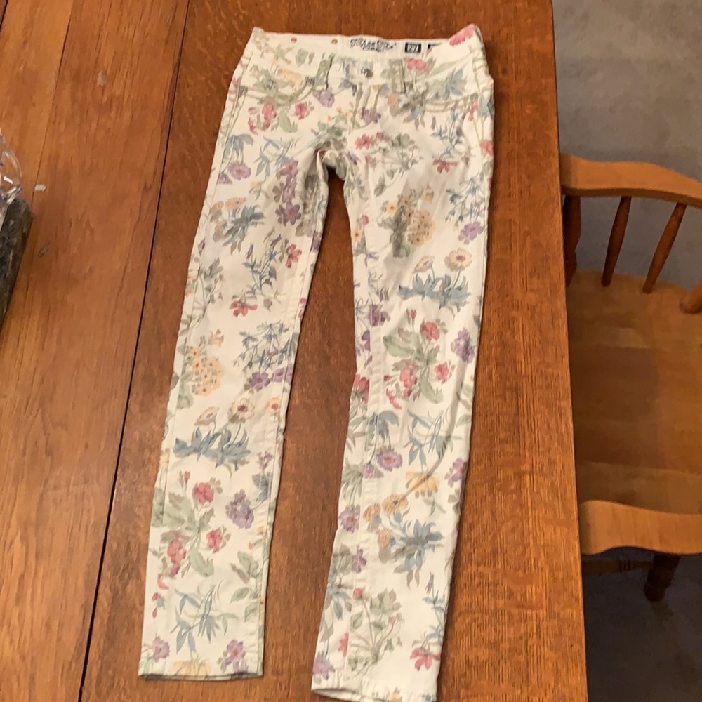 Miss Me Cargo Floral Jeans size 27